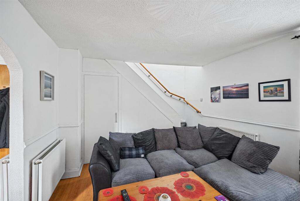 Apartment in Motherwell - More