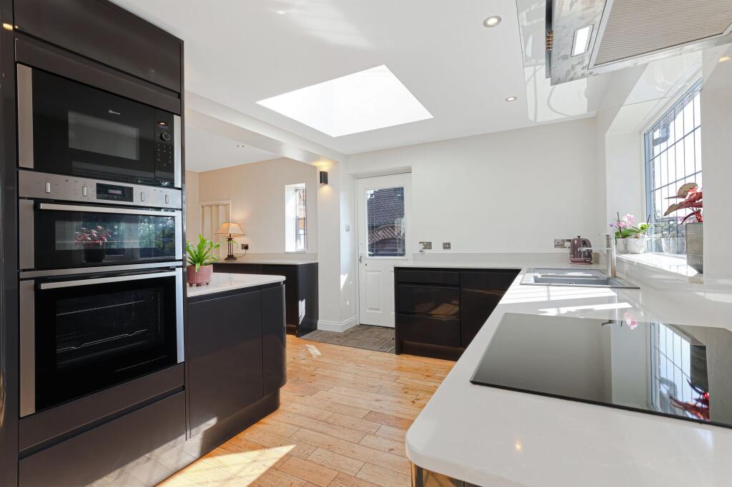 Queens Drive, Ossett, WF5 photo 3
