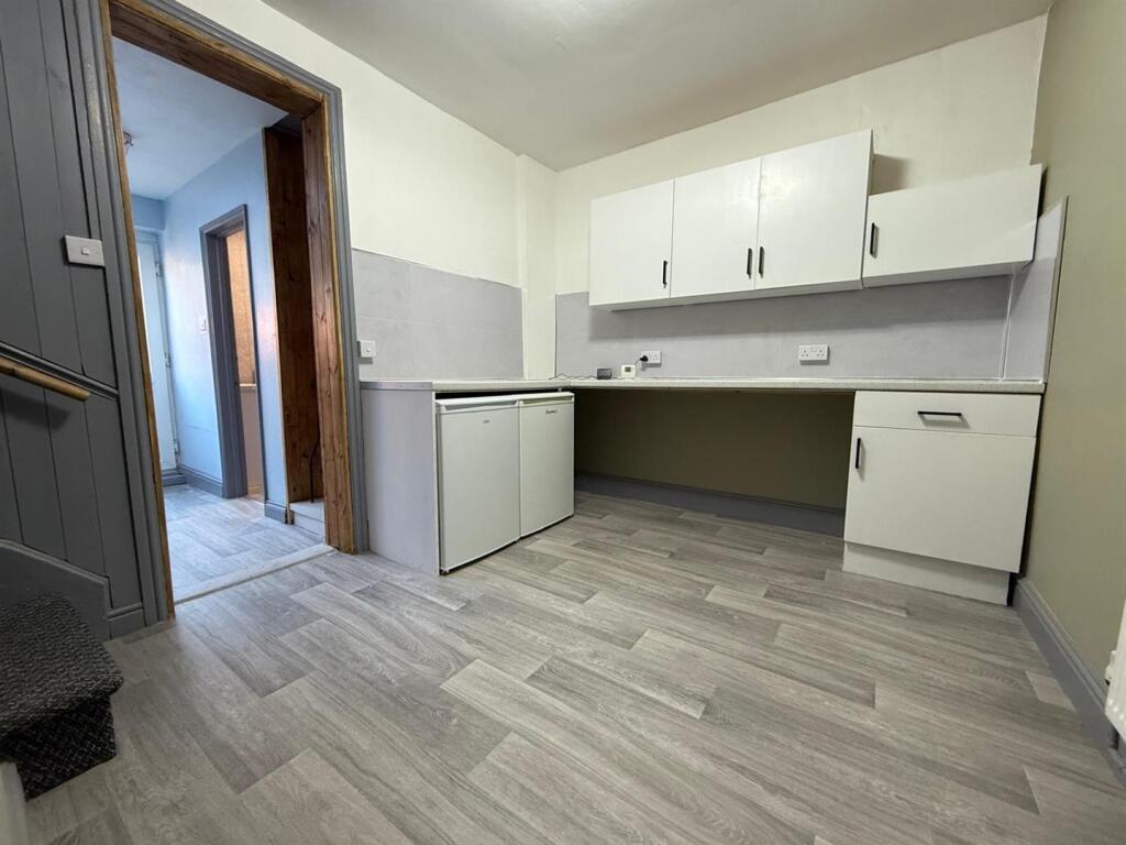 House in Hull - View 3