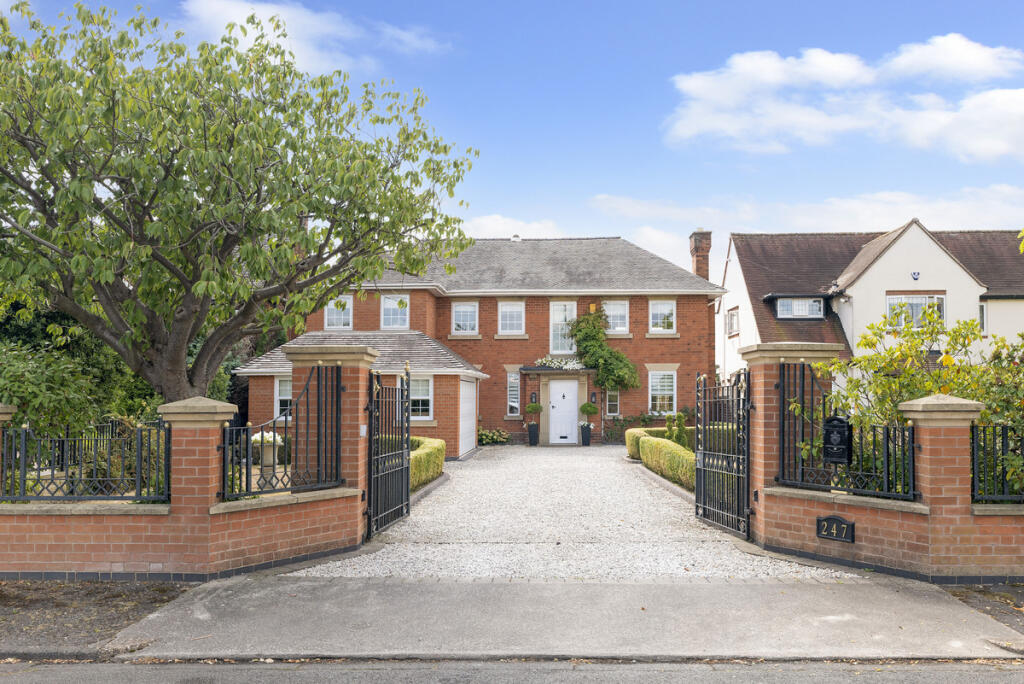 Main image of property: The Laurels, Derby Road, Long Eaton, NG10