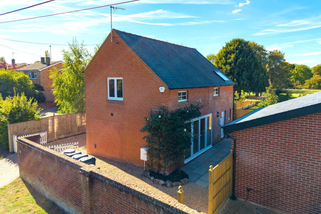 House in Widdington - View 2