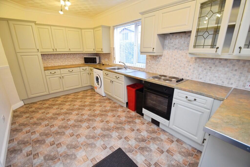 House in Bradford, West Yorkshire - View 5