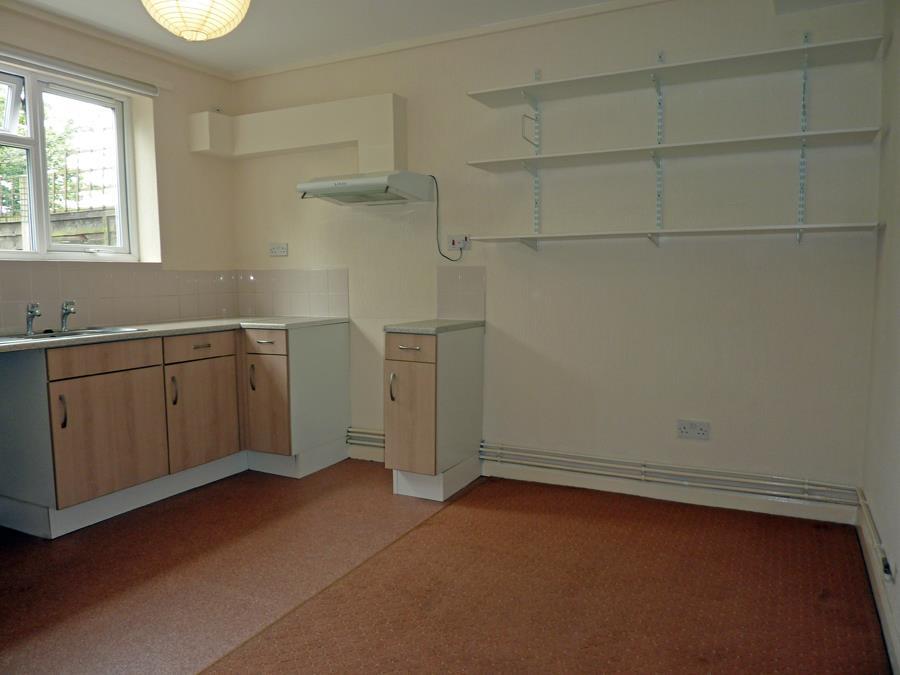Apartment in Dudley - View 5