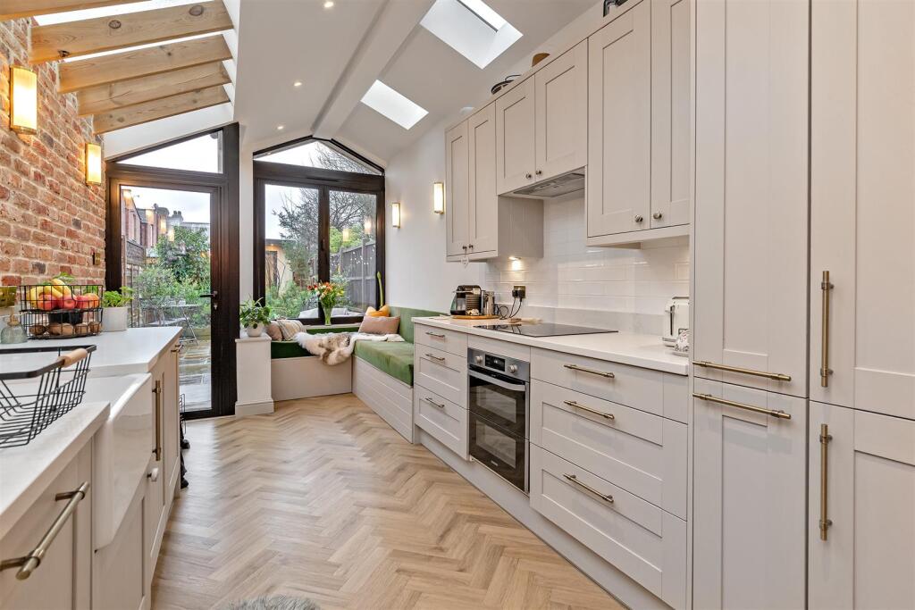 House in St Albans - View 3