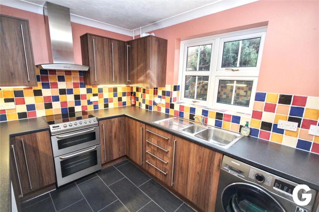 Audemer Court, Ringwood, Hampshire, BH24 photo 4