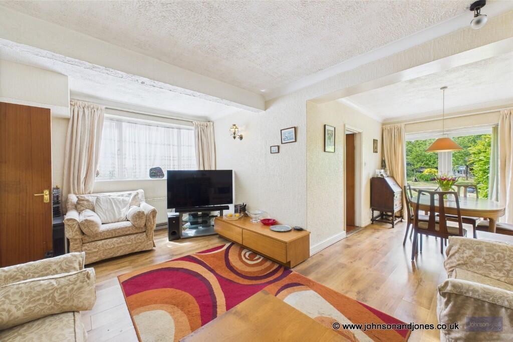 School Lane, Addlestone, Surrey, KT15 photo 4