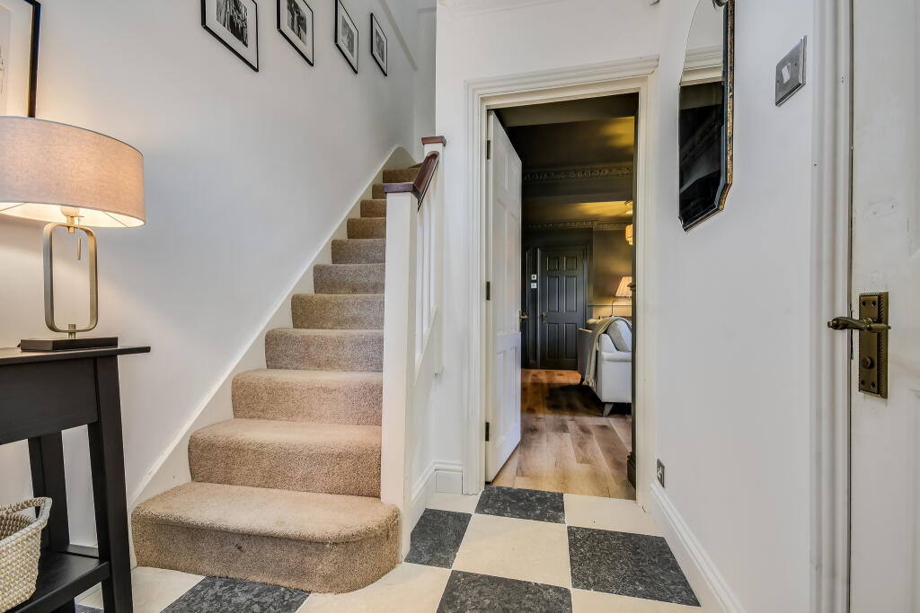 Baddow Court, Great Baddow, Chelmsford - View 6