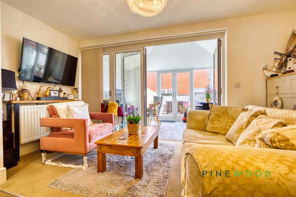 Wheatsheaf Way, Clowne, S43 photo 5