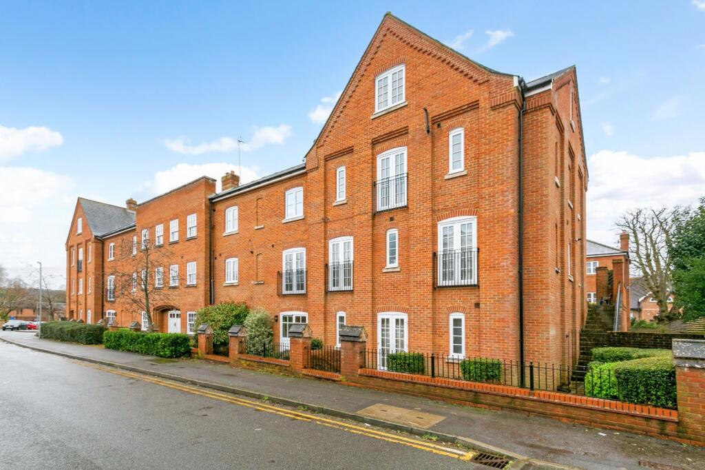 Main image of property: Portlands Mews, Malthouse Way, Marlow, Buckinghamshire, SL7