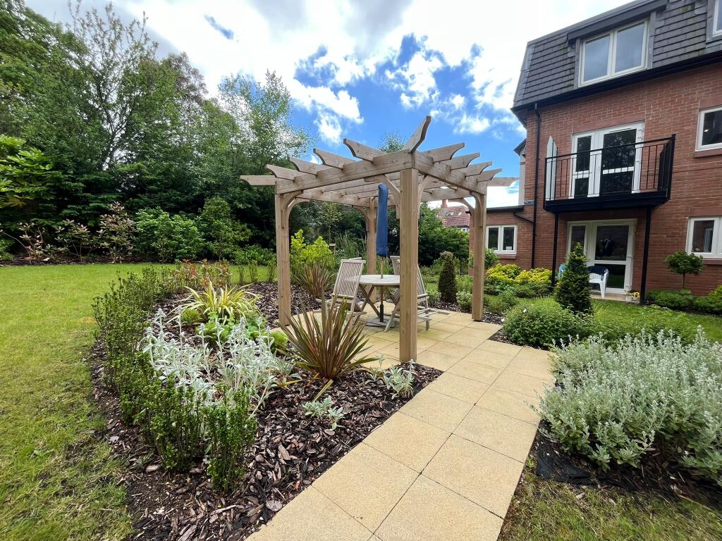 Apartment in Chester - View 3