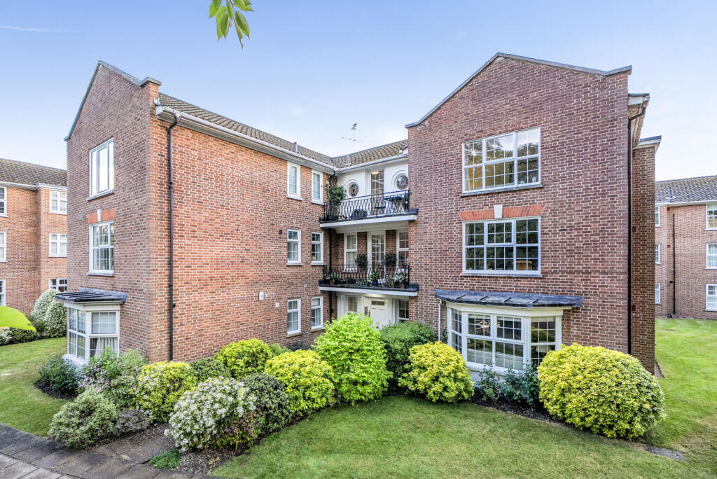 Main image of property: Whitelock House, Phyllis Court Drive, Henley-On-Thames, Oxfordshire, RG9