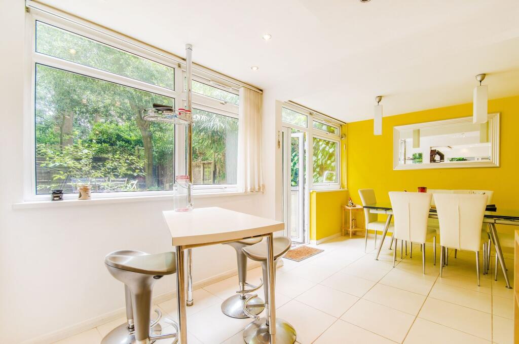 House in Harrow - View 5