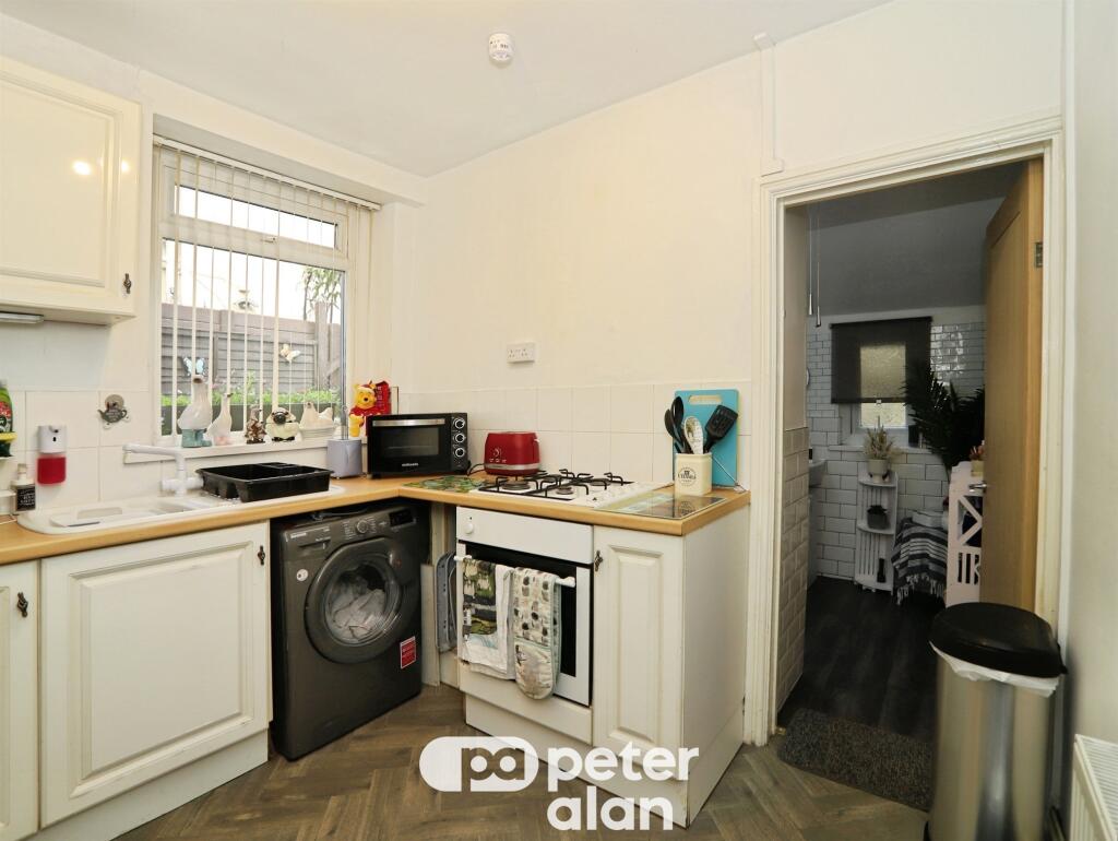 Hylton Terrace, Bedlinog, Treharris photo 4