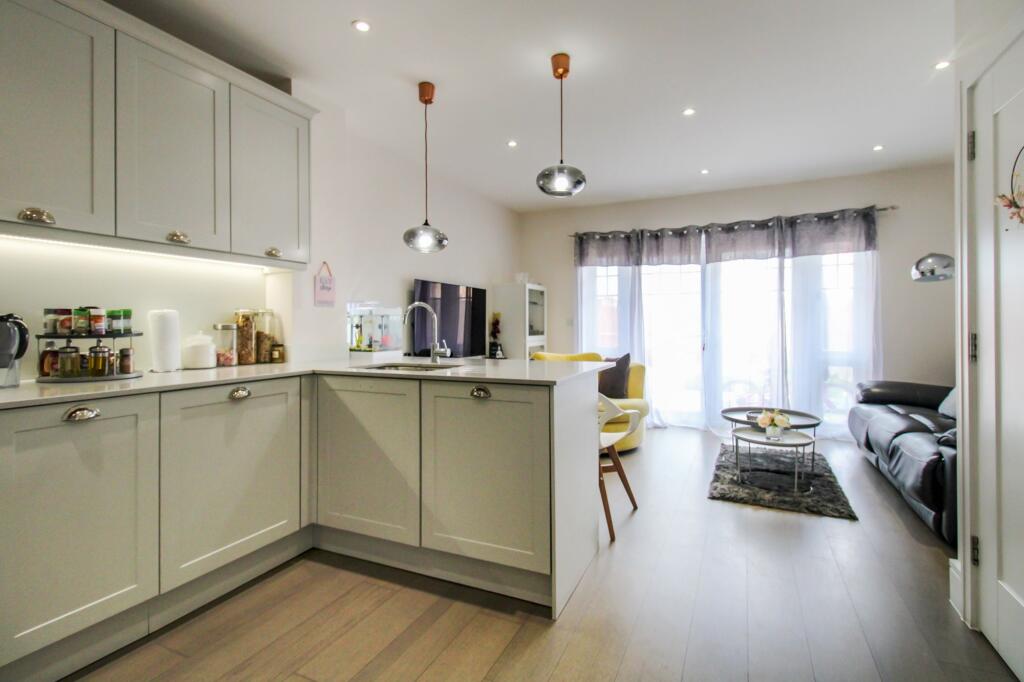 House in Reading, Green Park Village, Southcote - View 3