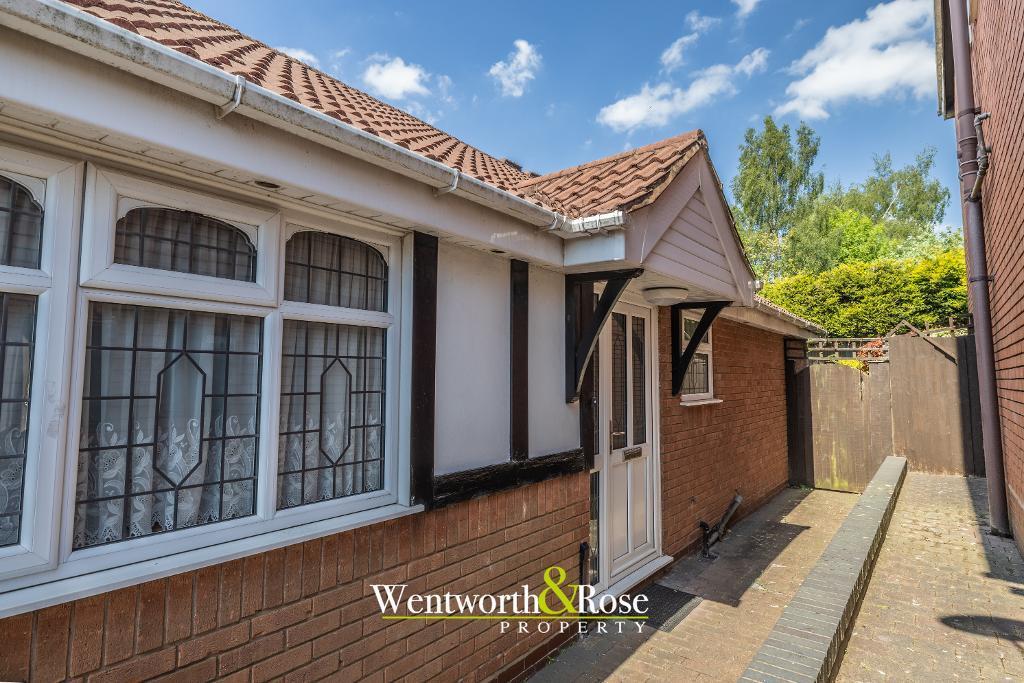 Main image of property: Squirrels Hollow, Oldbury, Birmingham, B68 0EY