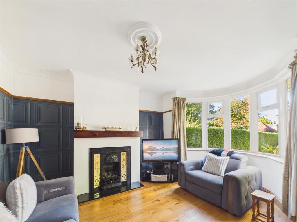 House in Gateshead, Low Fell - More