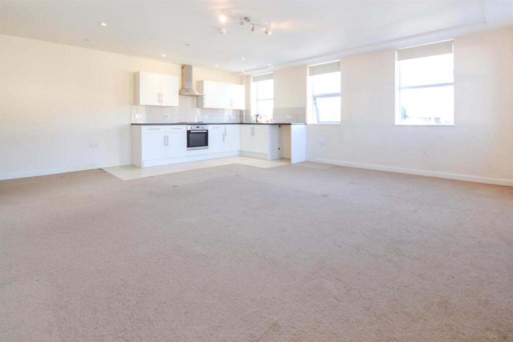 Apartment in Brighton - View 4