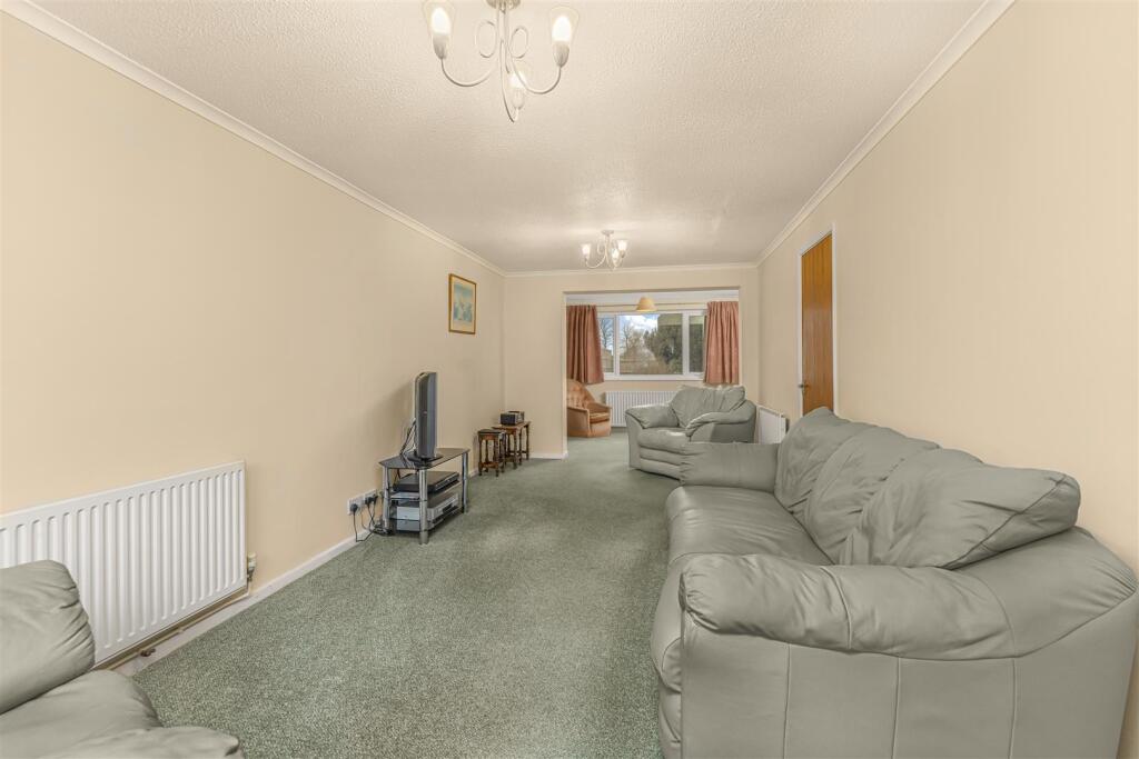 Colesbourne Road, Bloxham - rural views photo 2