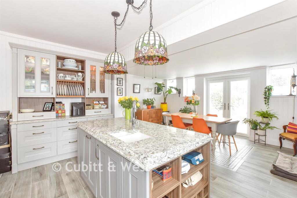 House in Chichester, Southbourne - View 3