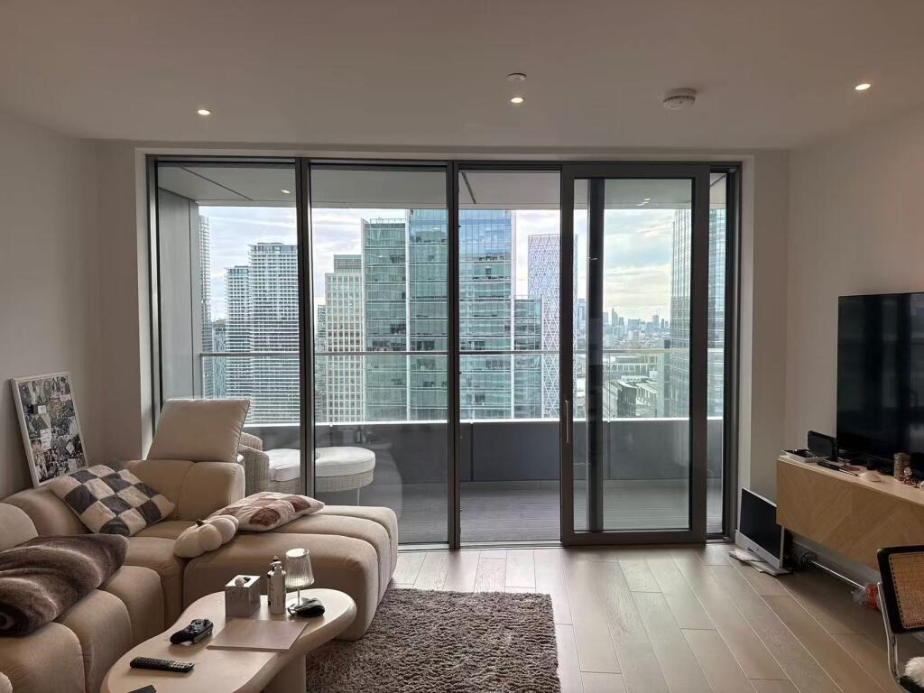 10 Park Drive, Tower Hamlets, London photo 4