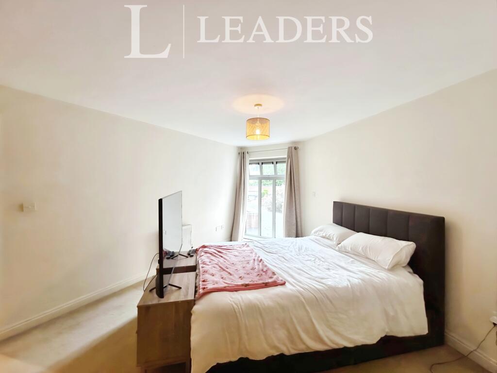 Apartment in Redditch, Worcestershire - View 5