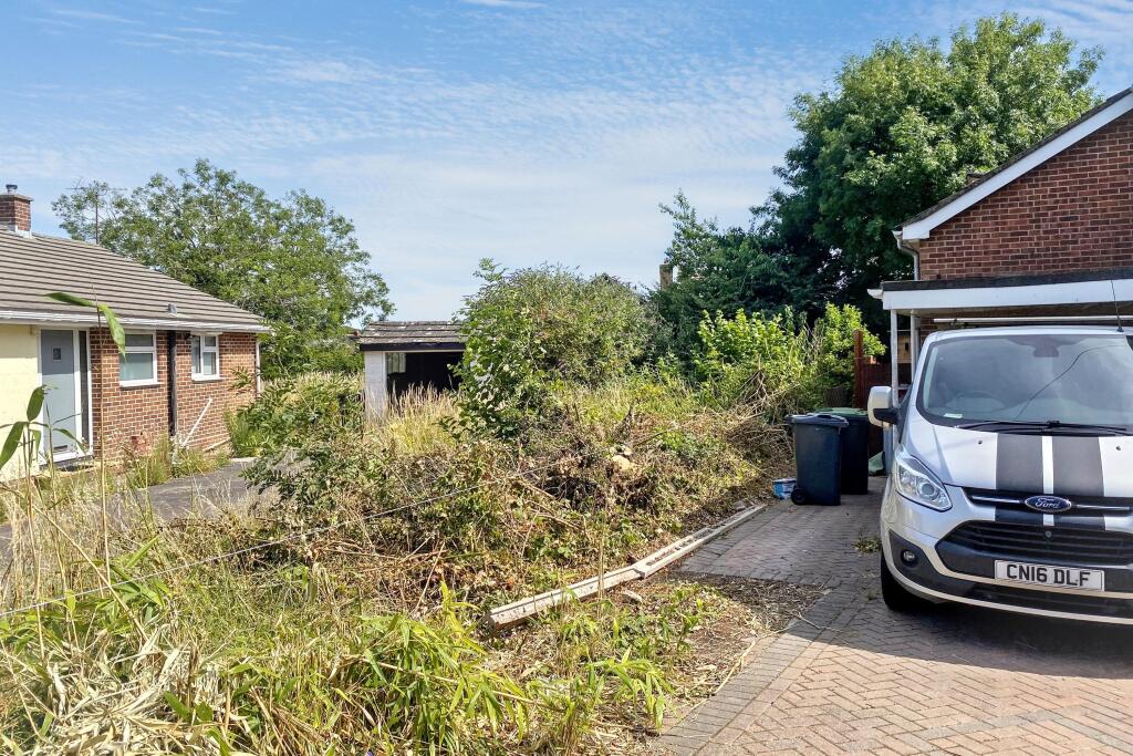 Land Adjacent 1a Sutton Road
Waterlooville, Hampshire, PO8 8PU - View 4