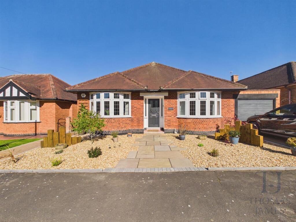 Main image of property: Flawforth Avenue, Ruddington, Nottingham