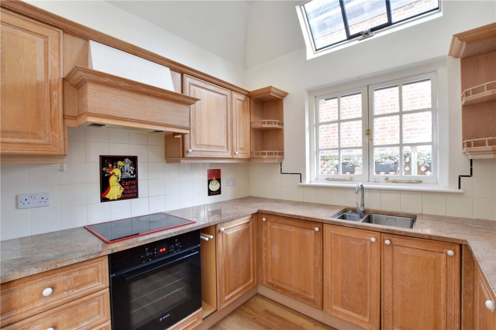 2 bedroom semi-detached house for rent