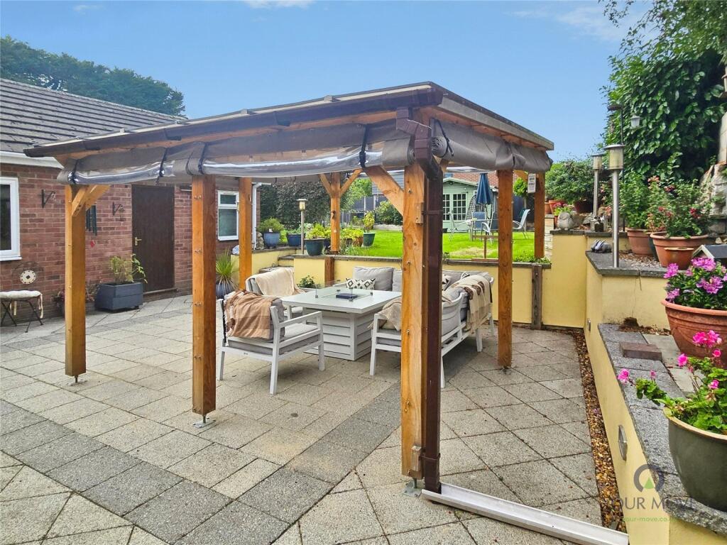 House in Shrewsbury, Oswestry - More