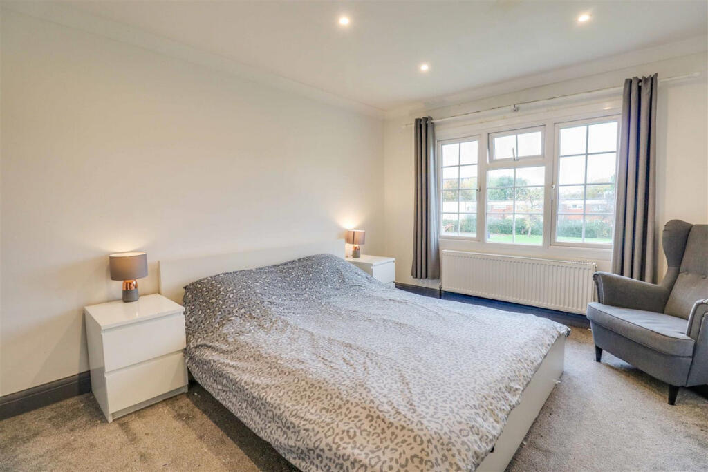 House in Southend-on-Sea - View 4