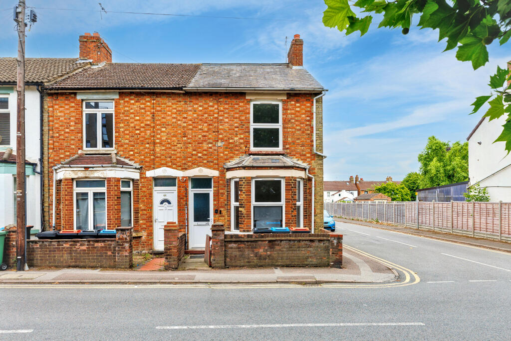 Main image of property: 42 Albert Road, Bletchley, MK2 2UQ