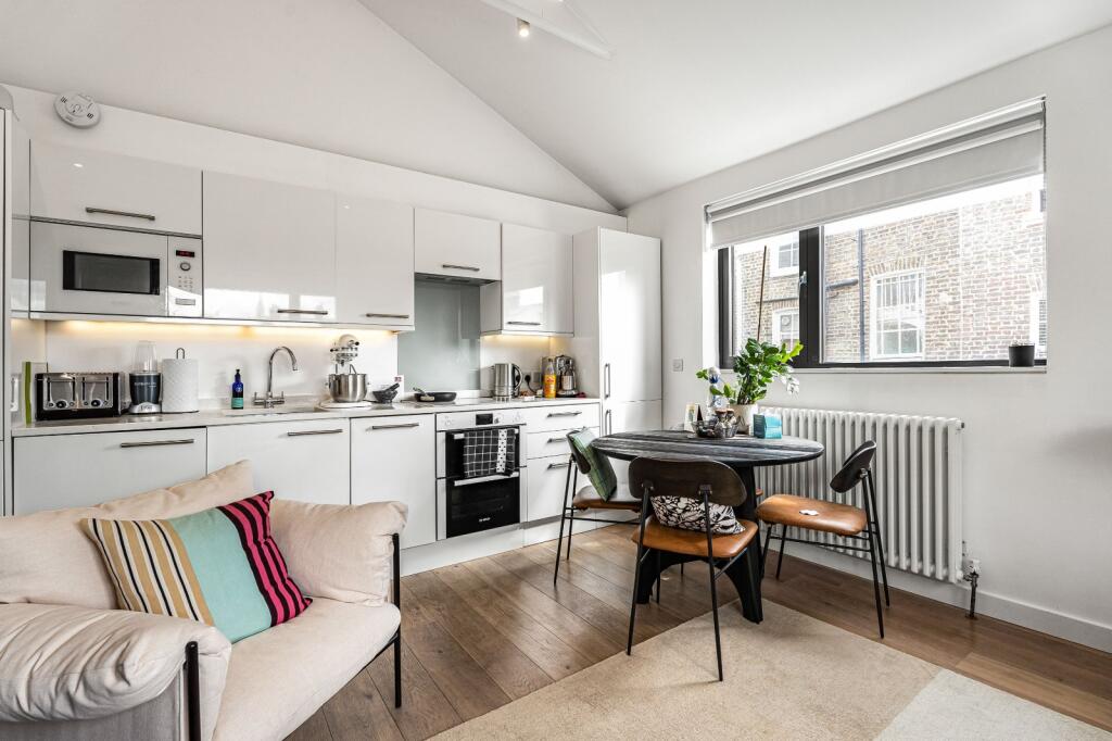 Main image of property: Barnsbury Terrace, London, N1