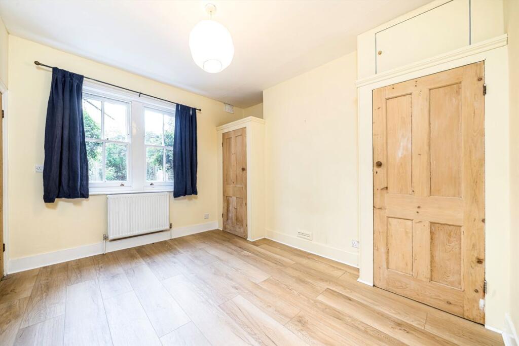 Apartment in London - More