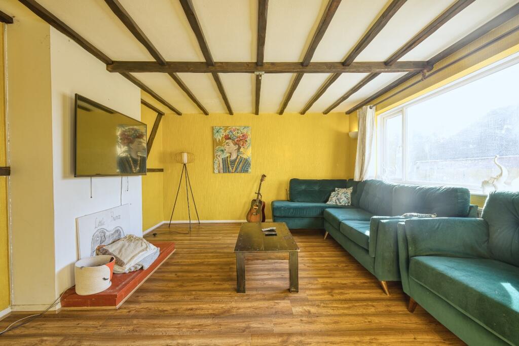 House in Ramsgate, Northwood - More