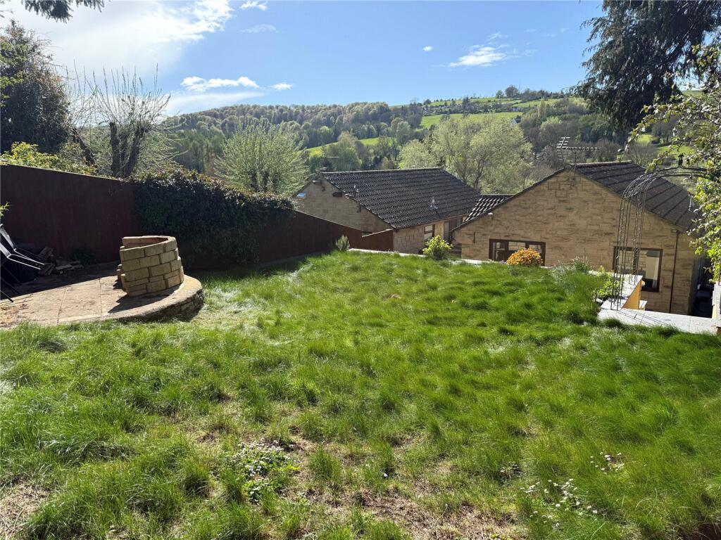 3-bed detached on Orchard View, Lightpill, Stroud, Gloucestershire, GL5, £379,000