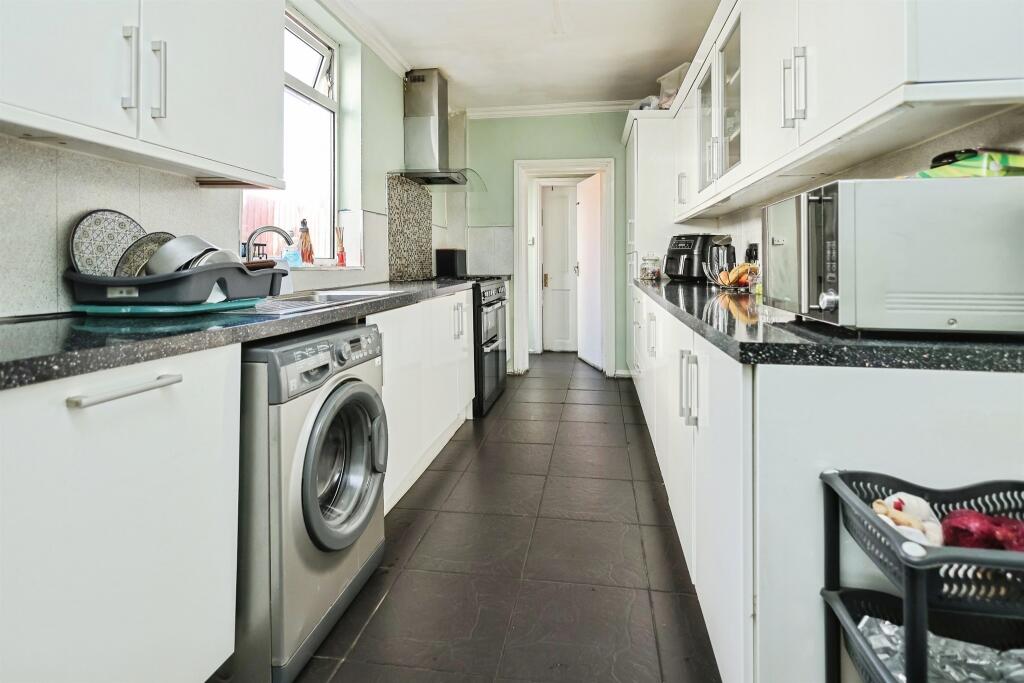 House in Birmingham, West Midlands - View 3