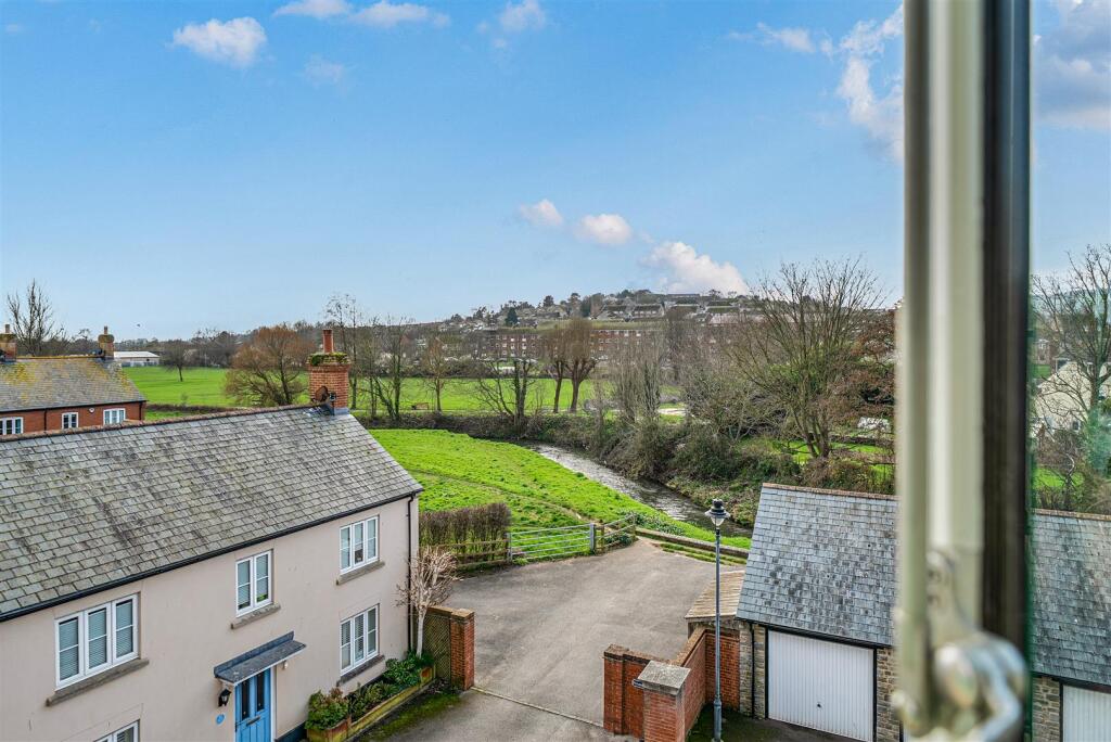 Priory Lane, Bridport photo 2