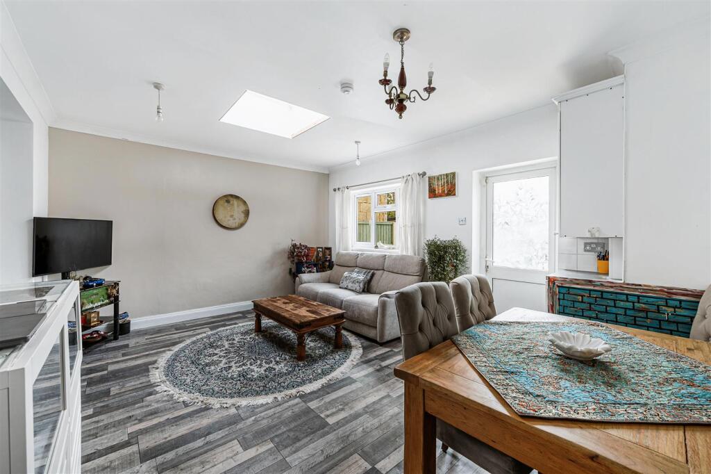 House in London, Greenford - View 5