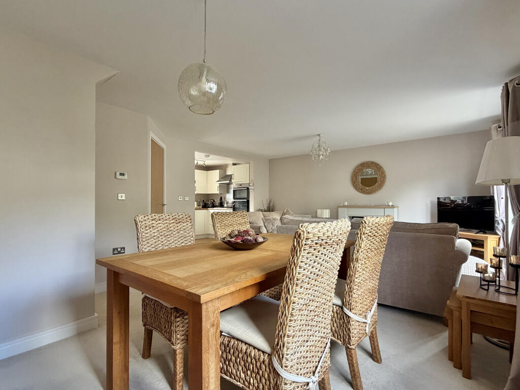2 Saxon Way, Kingsteignton, Newton Abbot photo 4