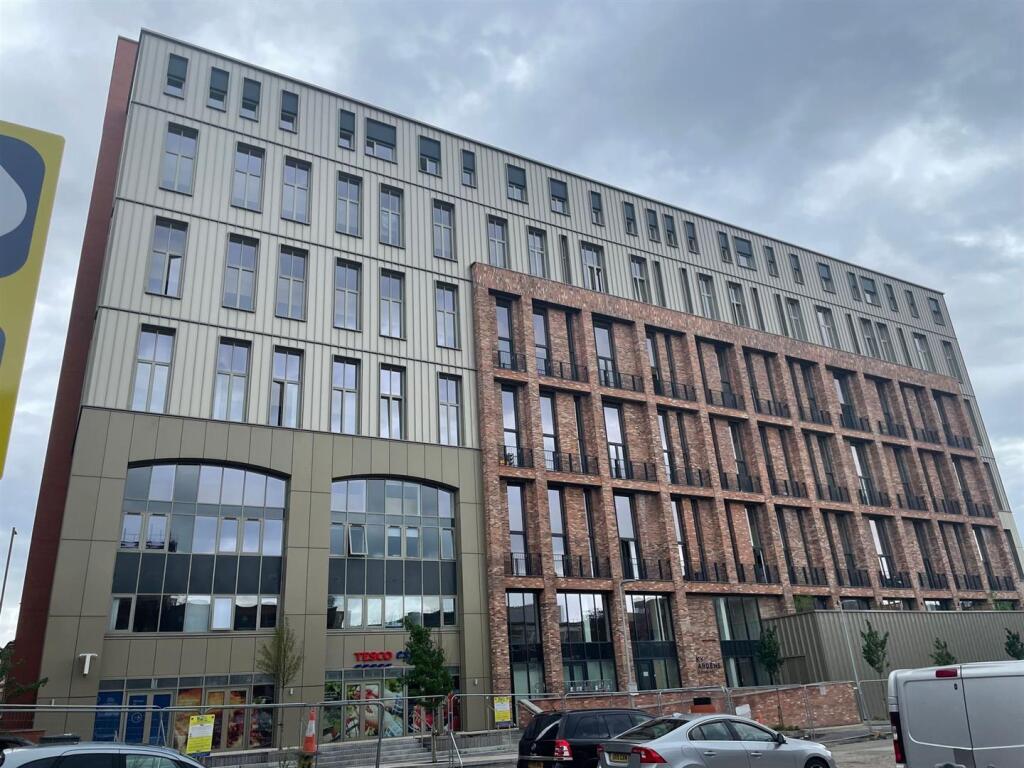 Sky Gardens, Spinners Way, Manchester, M15 - More
