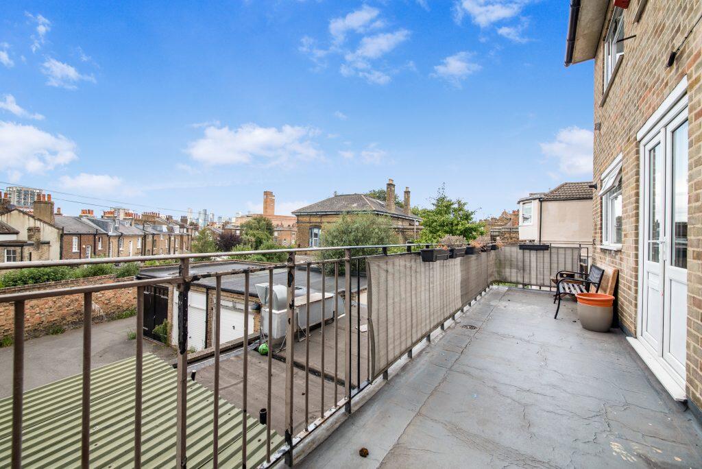 Apartment in London - View 5