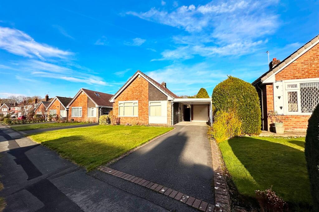 Main image of property: Parklands Way, Poynton