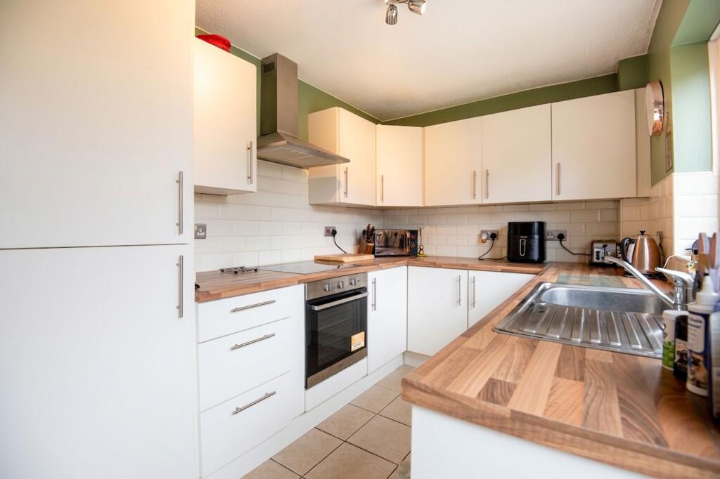 Naseby Close, Wellingborough, NN8 - View 3