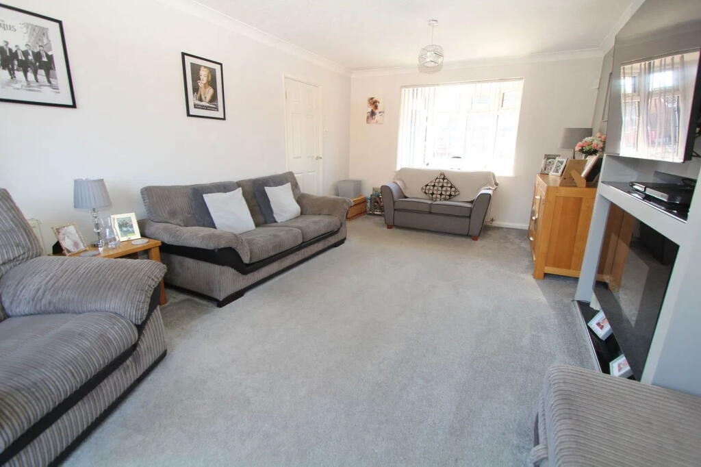 Eskdale Walk, Lakeside, Brierley Hill, DY5 3SG photo 4