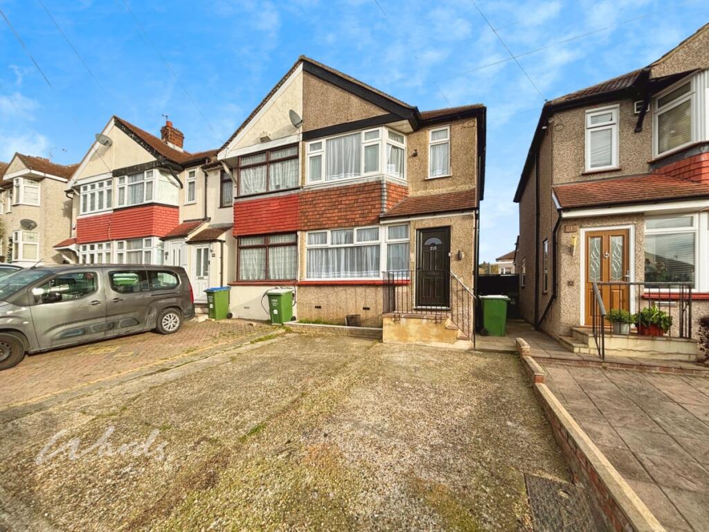Main image of property: Yorkland Avenue Welling DA16