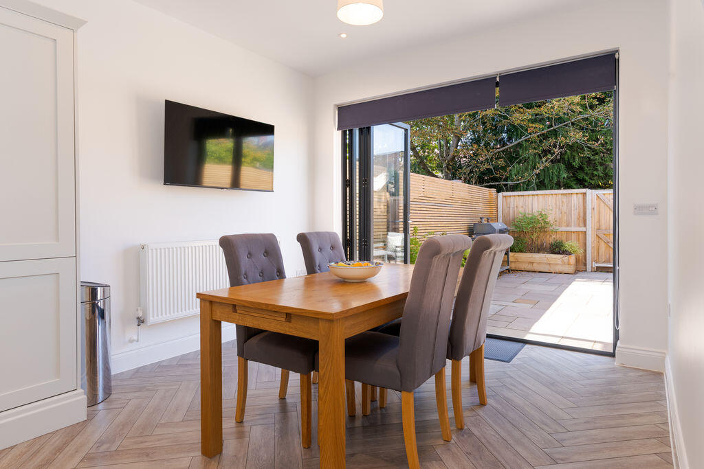 House in Newport - View 4