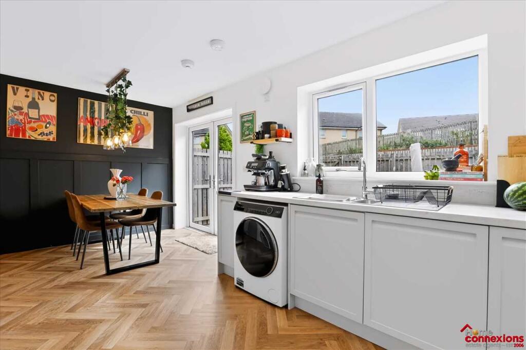 House in Cambuslang, Whitlawburn - More