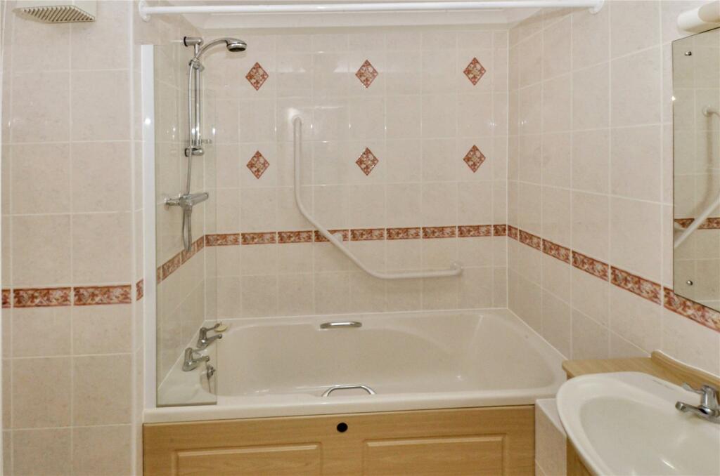 Apartment in Bournemouth, West Moors - View 5