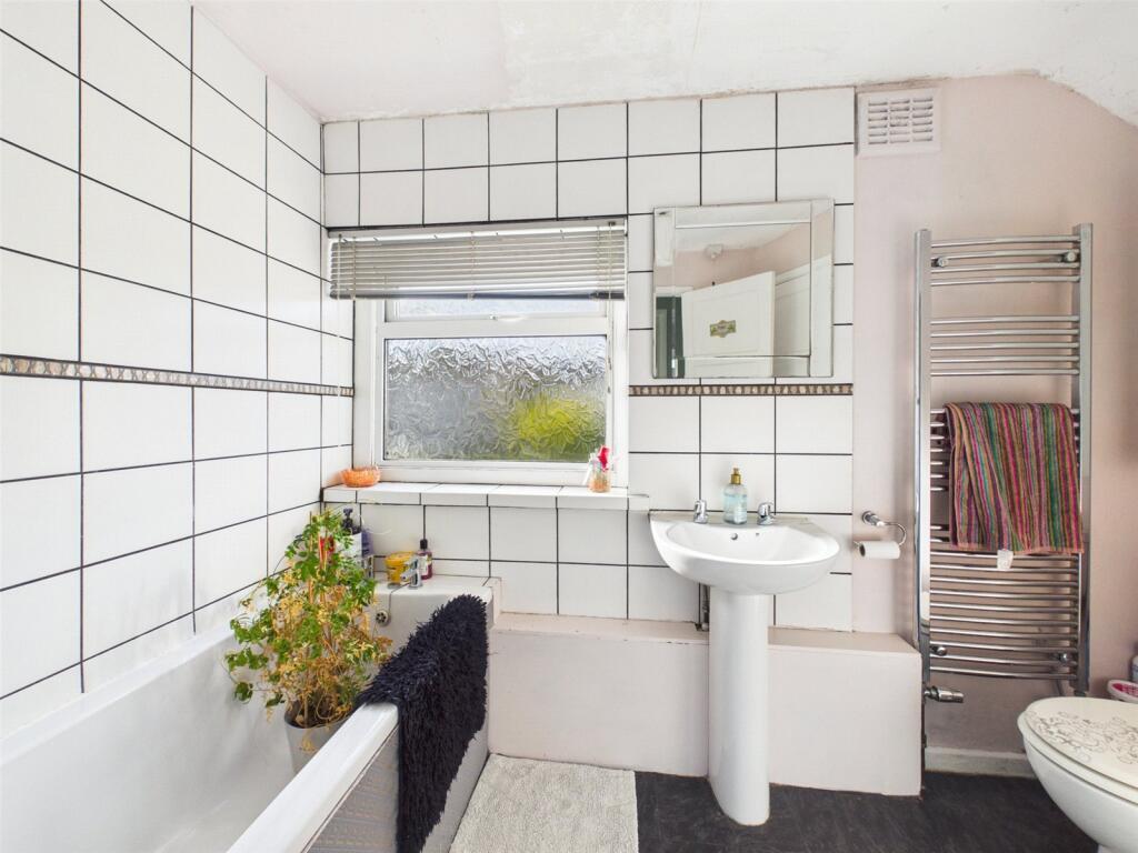 House in Stroud, Nailsworth - More