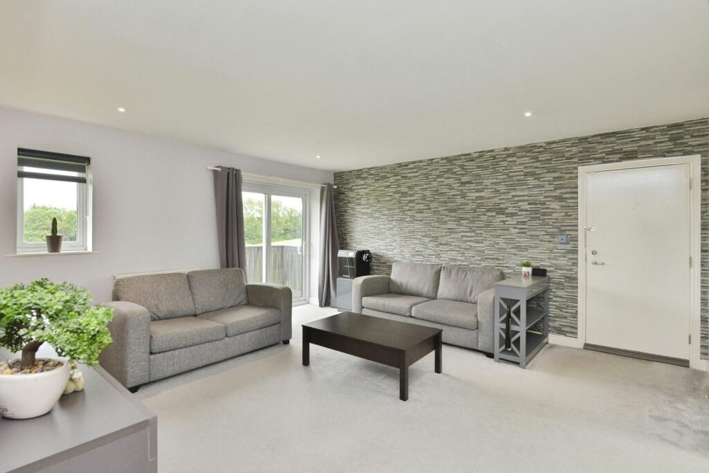Apartment in Milton Keynes, Wolverton and Greenleys - View 3